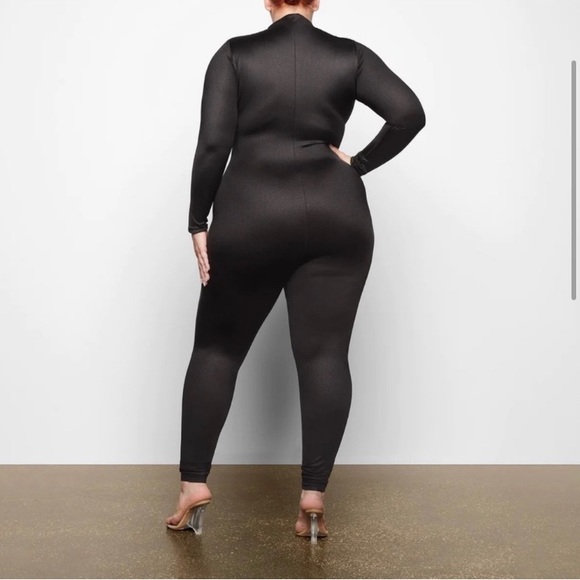 SKIMS black 1 pc jumpsuit - Picture 3 of 3